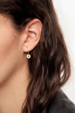 ⁦كو Bimba Y Lola أقراط دائرية بشعار المينا أبيض 24BTV4828 مُكَمِّلات⁩ - الصورة ⁦2⁩