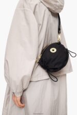 ⁦كو Bimba Y Lola تجمع النايلون حقيبة crossbody أسود 24BTV492 مُكَمِّلات⁩ - الصورة ⁦2⁩