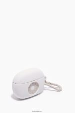 ⁦كو Bimba Y Lola جراب airpods من السيليكون بشعار الماركة رمادي داكن 24BTV4938 مُكَمِّلات⁩ - الصورة ⁦2⁩