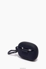 ⁦كو Bimba Y Lola حافظة airpods من السيليكون بشعار الماركة أسود 24BTV4939 مُكَمِّلات⁩ - الصورة ⁦3⁩