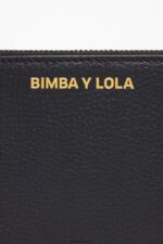 ⁦كو Bimba Y Lola حقيبة مكياج مسطحة من الجلد أسود 24BTV41095 مُكَمِّلات⁩ - الصورة ⁦4⁩