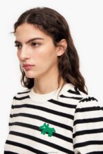 ⁦كو Bimba Y Lola سويت شيرت مخطط بشعار الماركة أبيض 24BTV4498 ملابس⁩ - الصورة ⁦4⁩