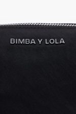 ⁦كو Bimba Y Lola علبة مكياج شبه منحرف من النايلون أسود 24BTV41114 مُكَمِّلات⁩ - الصورة ⁦4⁩