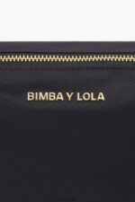 ⁦كو Bimba Y Lola علبة مكياج شبه منحرف من النايلون أسود 24BTV41103 مُكَمِّلات⁩ - الصورة ⁦4⁩